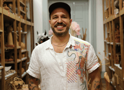 Bordando mundos com a arte têxtil de Pedro Luis